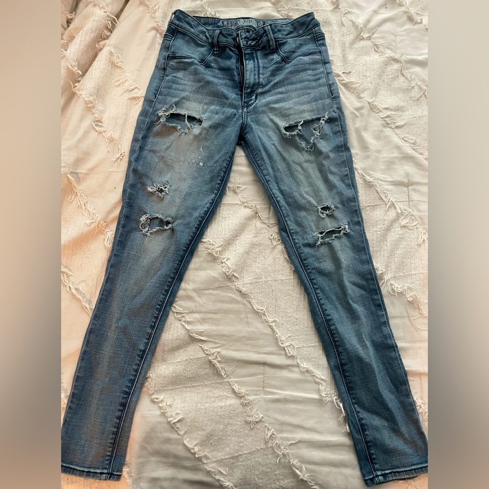 Ripped American Eagle skinny jeans